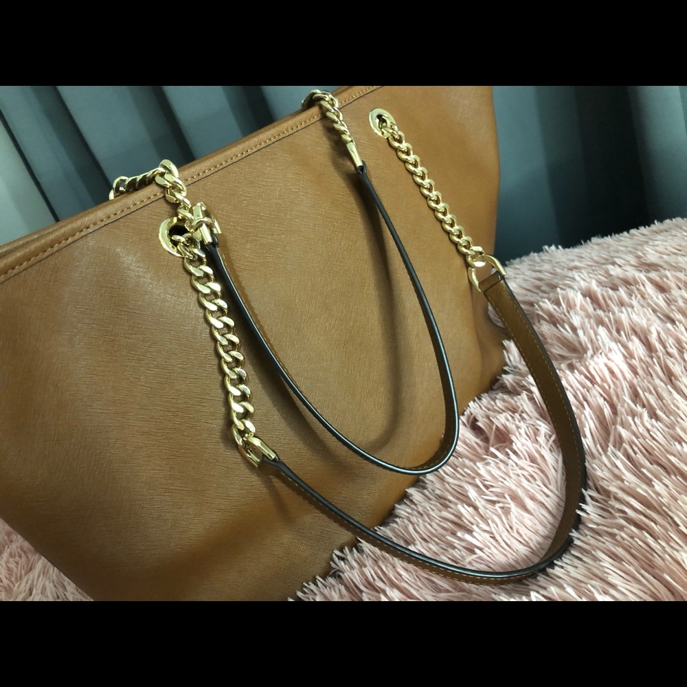 Micheal Kors - Picture 2 of 4